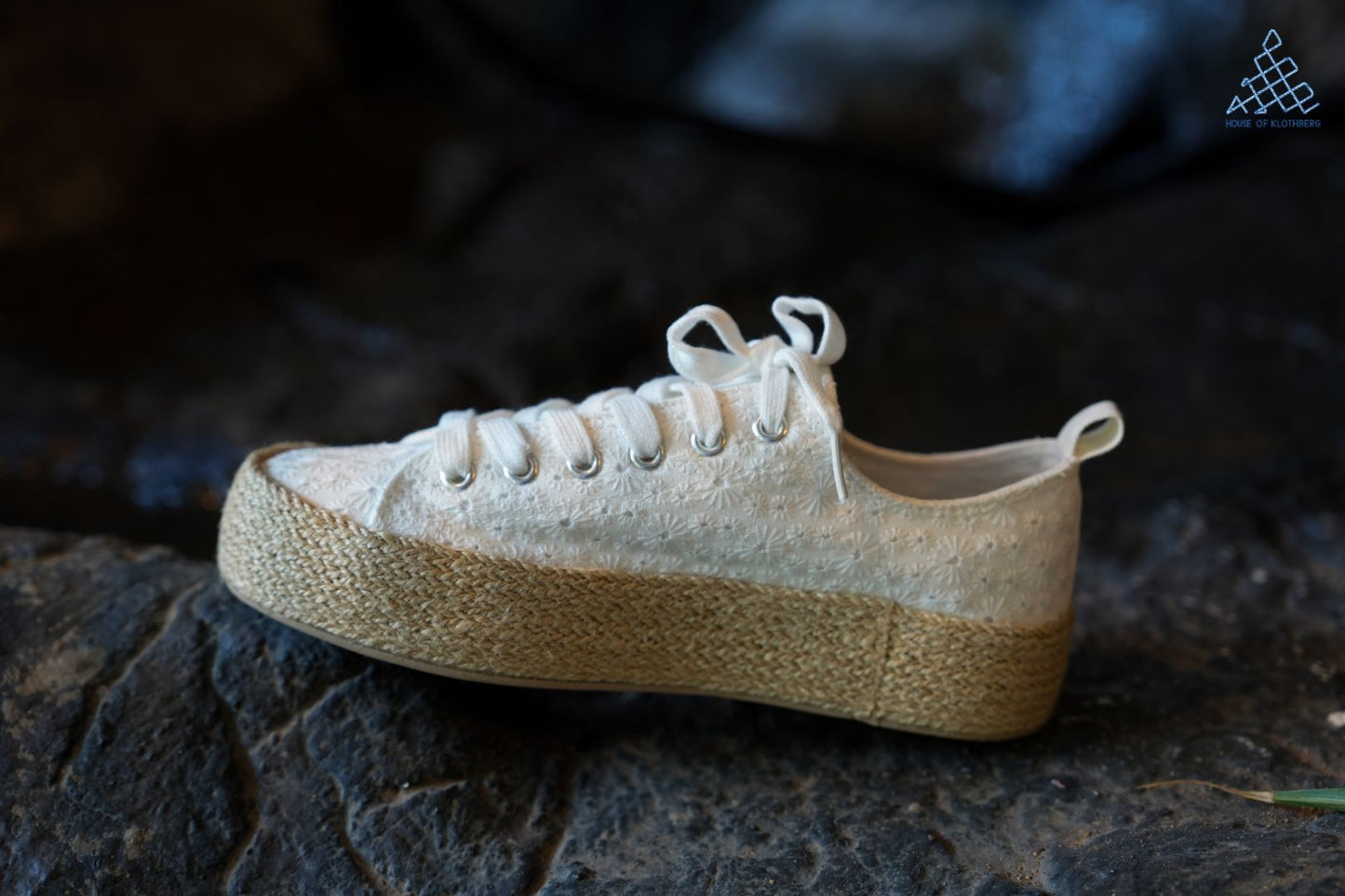 EcoChic Hakoba Sneakers – White