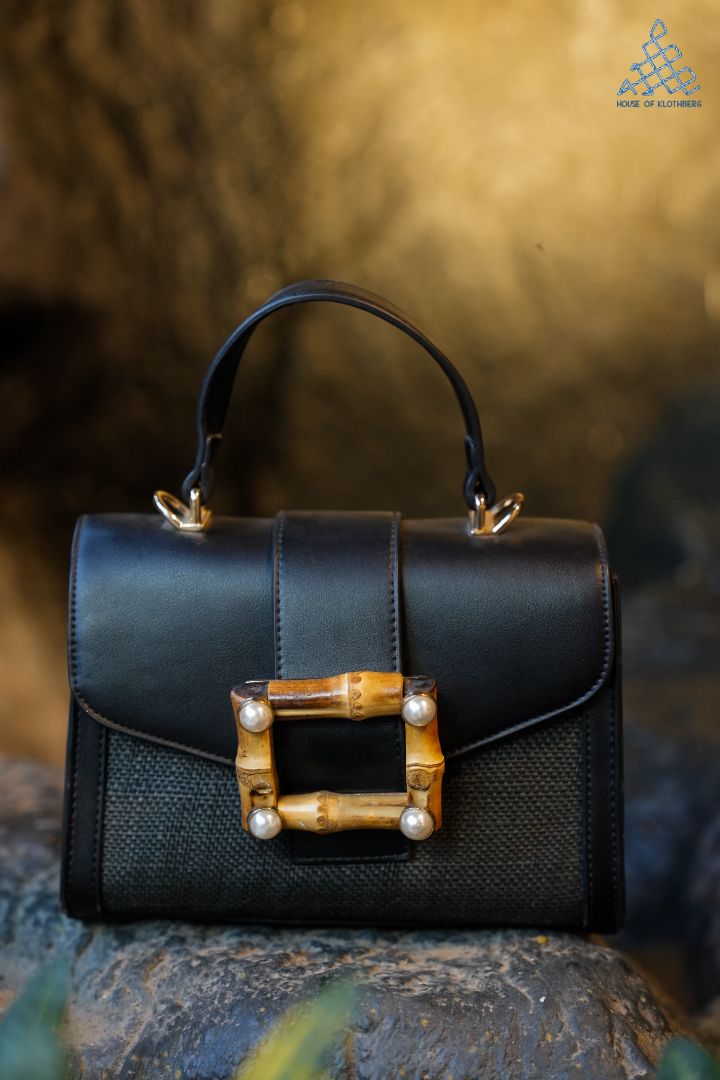 Noir Grace Handheld Bag